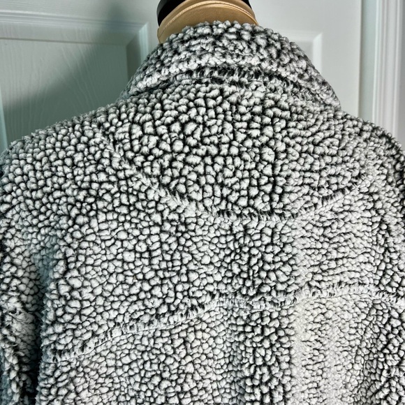 Light Grey Sherpa 2021 Pullover, Size 2XL - Picture 12 of 14